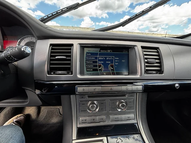 Jaguar xf 3.0 turbo v6 business edition dpf 211 at, 2011 - afbeelding 2 van  24