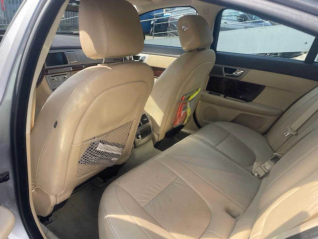 Jaguar xf 3.0d v6 premium luxury 2011 | zj-470-t - afbeelding 11 van  11