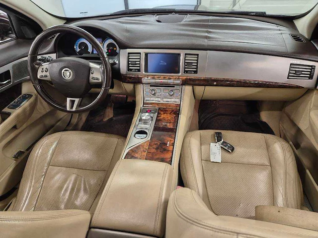 Jaguar xf 3.0d v6 premium luxury; np-674-t - afbeelding 5 van  18