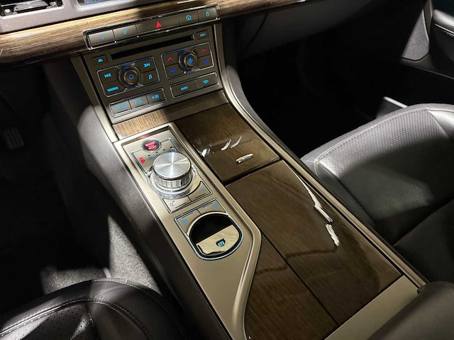 Jaguar xf 4.2 sv8 supercharged v8 416pk 2008, x-627-sx youngtimer - afbeelding 20 van  44