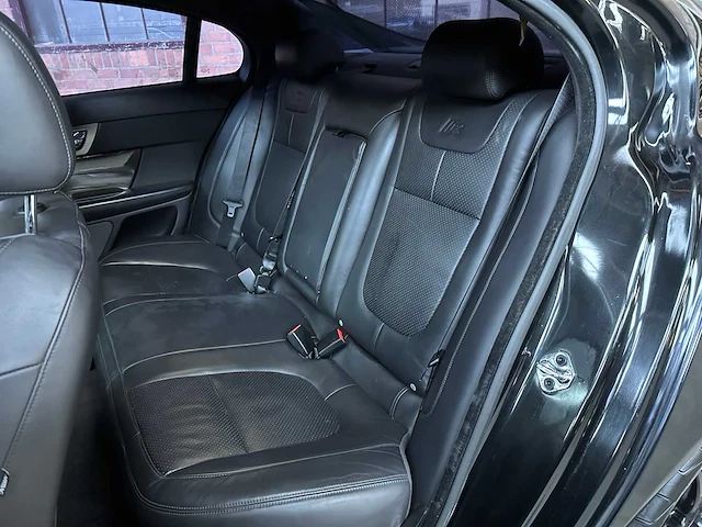 Jaguar xf r 5.0 v8 supercharged 510pk 2011 - afbeelding 39 van  48