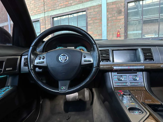 Jaguar xf r 5.0 v8 supercharged 510pk 2011 - afbeelding 13 van  48