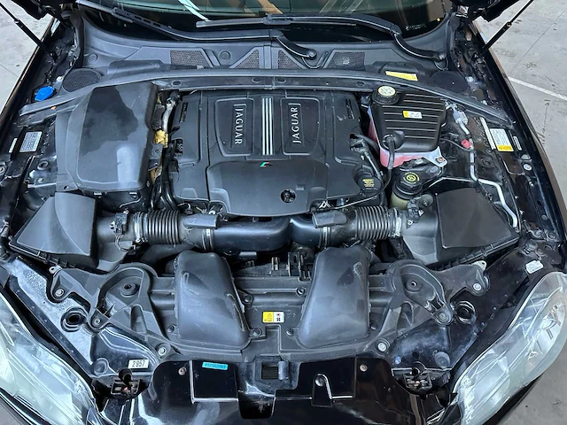 Jaguar xf r 5.0 v8 supercharged 510pk 2011 - afbeelding 42 van  48