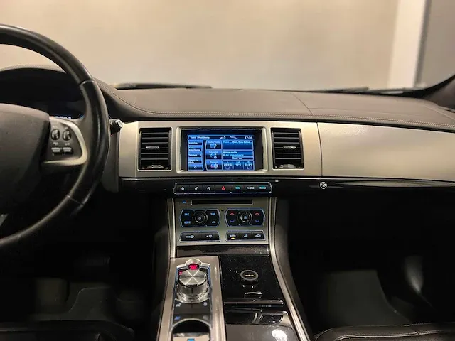 Jaguar xf s 3.0 v6 d premium business edition 8-traps 275pk 2013, x-791-rl - afbeelding 27 van  94