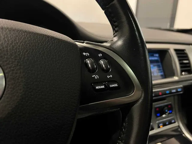 Jaguar xf s 3.0 v6 d premium business edition 8-traps 275pk 2013, x-791-rl - afbeelding 29 van  94
