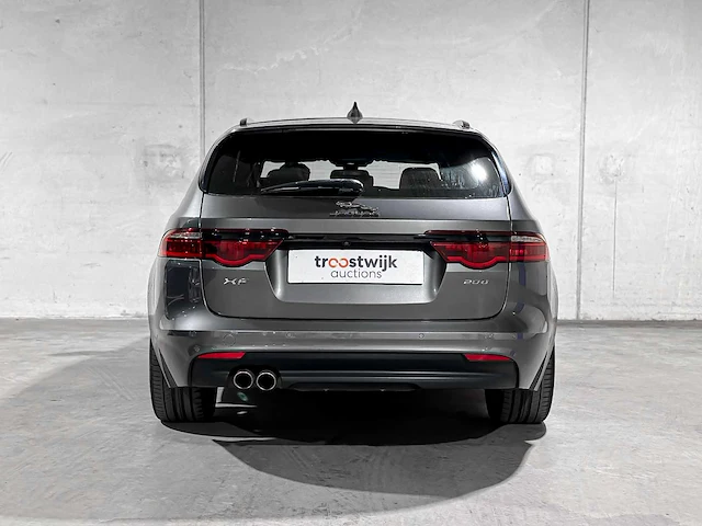 Jaguar xf sportbrake 2.0d portfolio 179pk 2017 (origineel-nl), pz-465-j - afbeelding 2 van  44