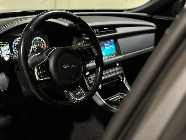 Jaguar xf sportbrake 2.0d portfolio 179pk 2017 (origineel-nl), pz-465-j - afbeelding 5 van  44
