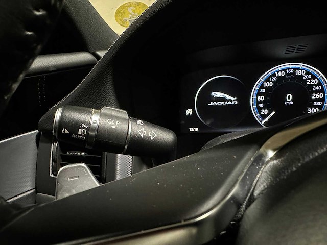 Jaguar xf sportbrake 2.0d portfolio 179pk 2017 (origineel-nl), pz-465-j - afbeelding 14 van  45