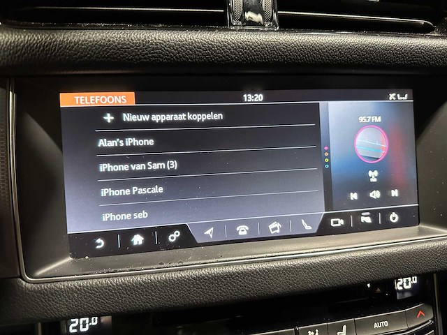 Jaguar xf sportbrake 2.0d portfolio 179pk 2017 (origineel-nl), pz-465-j - afbeelding 20 van  45