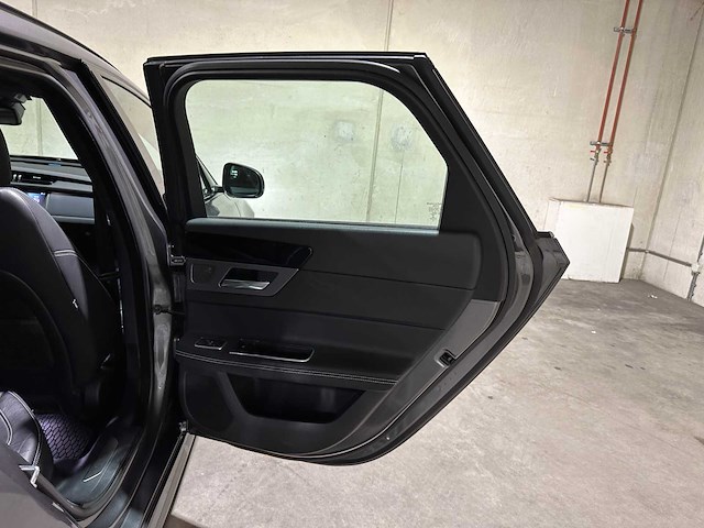 Jaguar xf sportbrake 2.0d portfolio 179pk 2017 (origineel-nl), pz-465-j - afbeelding 30 van  45