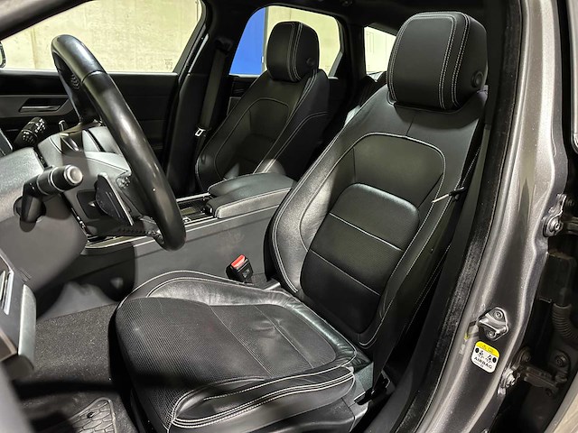 Jaguar xf sportbrake 2.0d portfolio 179pk 2017 (origineel-nl), pz-465-j - afbeelding 36 van  45