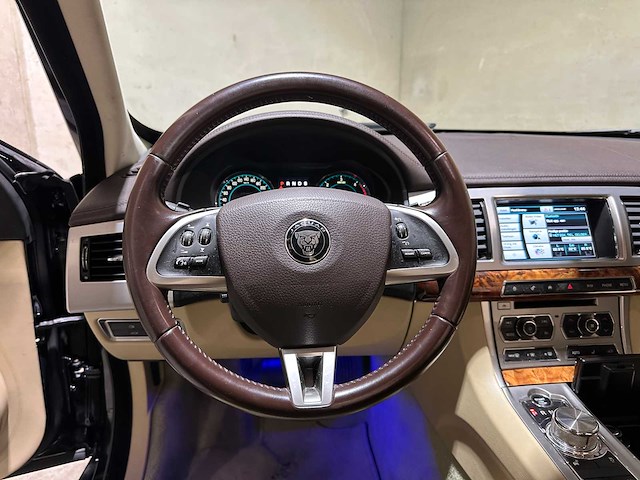 Jaguar xf sportbrake 3.0d v6 s 275pk 2014, h-699-xt - afbeelding 14 van  46