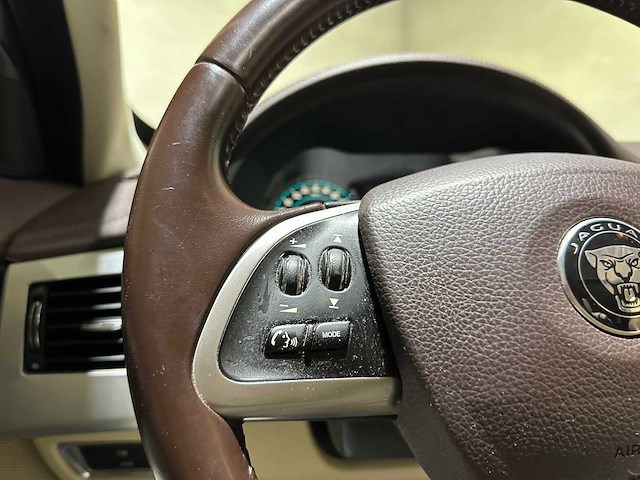 Jaguar xf sportbrake 3.0d v6 s 275pk 2014, h-699-xt - afbeelding 16 van  46