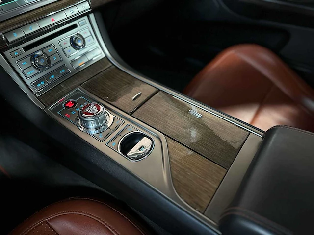 Jaguar xf sv8 4.2 supercharged 416pk 2008 (origineel-nl), 31-zl-gr youngtimer - afbeelding 15 van  38