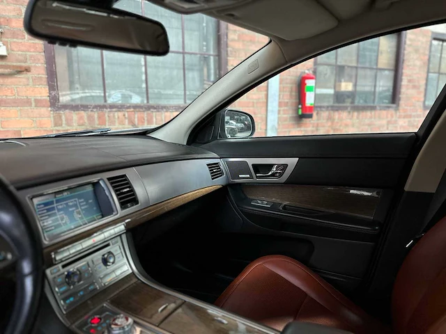 Jaguar xf sv8 4.2 supercharged 416pk 2008 (origineel-nl), 31-zl-gr youngtimer - afbeelding 8 van  45