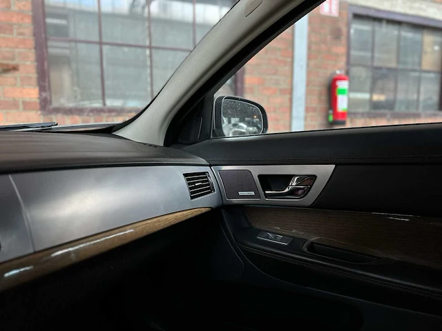 Jaguar xf sv8 4.2 supercharged 416pk 2008 (origineel-nl), 31-zl-gr youngtimer - afbeelding 18 van  45