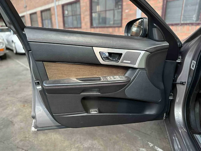 Jaguar xf sv8 4.2 supercharged 416pk 2008 (origineel-nl), 31-zl-gr youngtimer - afbeelding 19 van  45