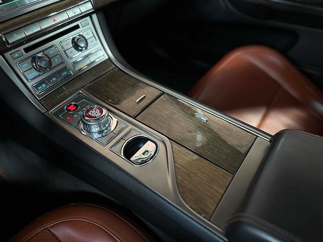 Jaguar xf sv8 4.2 supercharged 416pk 2008 (origineel-nl), 31-zl-gr youngtimer - afbeelding 15 van  45