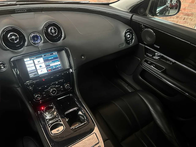 Jaguar xj 2.0 premium luxury 240pk 2013 (origineel-nl) - afbeelding 10 van  43