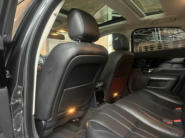 Jaguar xj 2.0 premium luxury 240pk 2013 (origineel-nl) - afbeelding 24 van  43