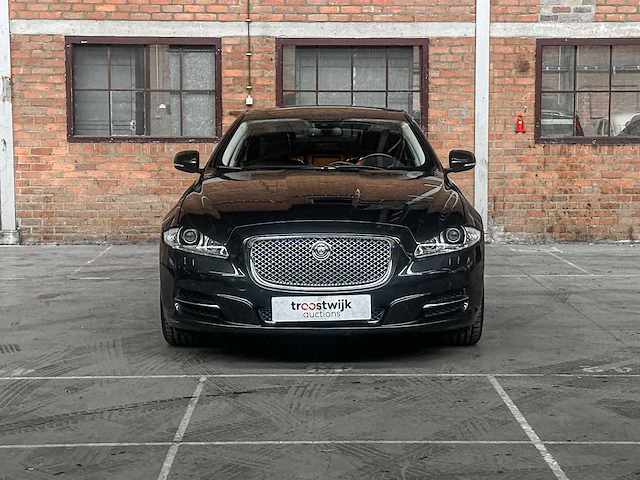 Jaguar xj 2.0 premium luxury 240pk 2013 (origineel-nl) - afbeelding 34 van  43