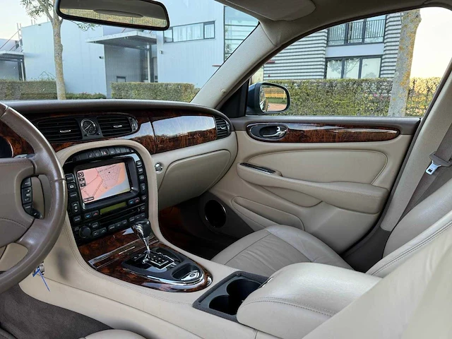 Jaguar xj 2.7d v6 portfolio , rt-645-n - afbeelding 2 van  25