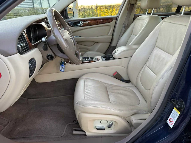 Jaguar xj 2.7d v6 portfolio , rt-645-n - afbeelding 21 van  25