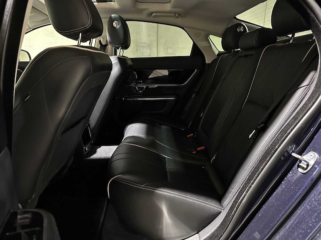 Jaguar xj 3.0 d premium luxury 300pk 2016, rv-612-x - afbeelding 33 van  48