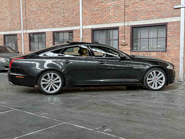 Jaguar xj 3.0 v6d portfolio 275pk 2012, 70-xsg-8 - afbeelding 4 van  40