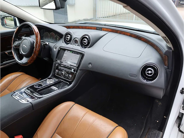 Jaguar xj 3.0l sc v6 2014 - afbeelding 9 van  28