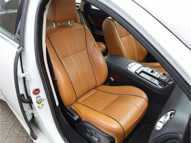 Jaguar xj 3.0l sc v6 2014 - afbeelding 11 van  28