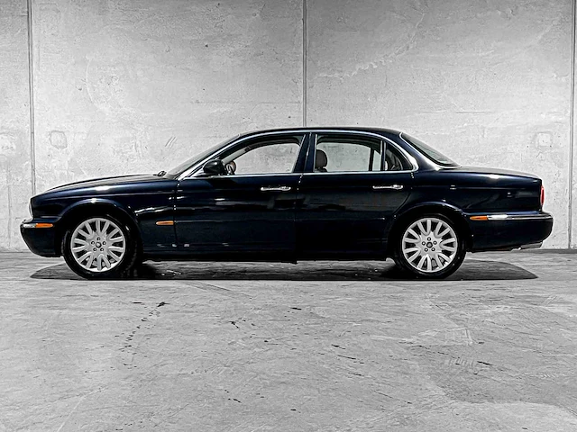 Jaguar xj 3.5 v8 258pk 2003, nl-kenteken - afbeelding 8 van  48
