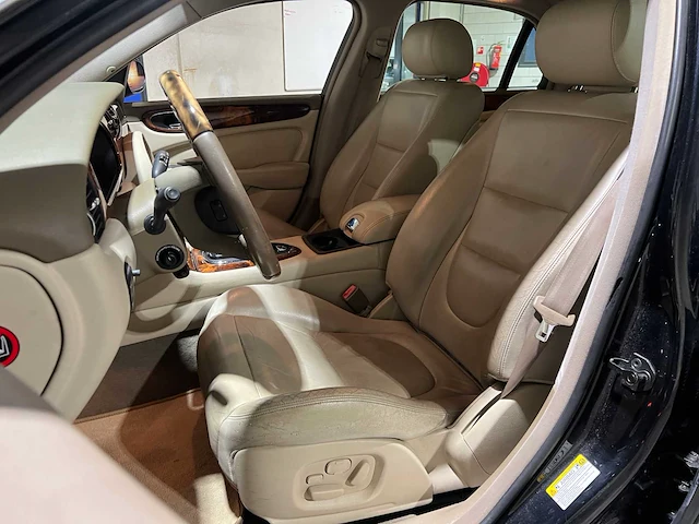 Jaguar xj 3.5 v8 258pk 2003, nl-kenteken - afbeelding 27 van  48