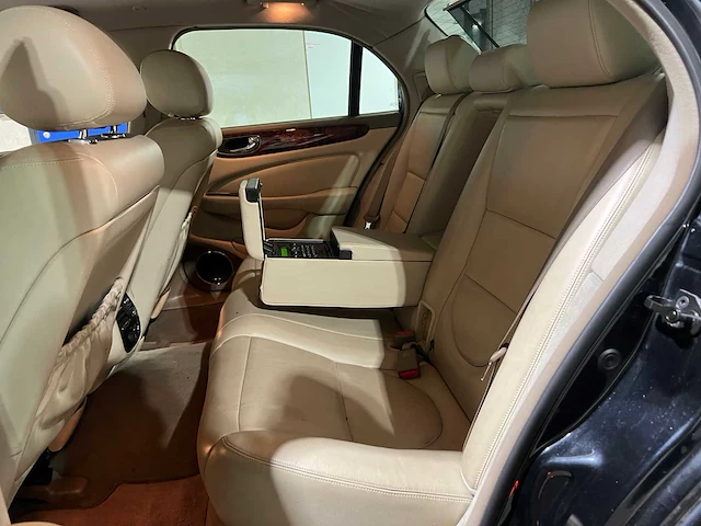Jaguar xj 3.5 v8 258pk 2003, nl-kenteken - afbeelding 29 van  48