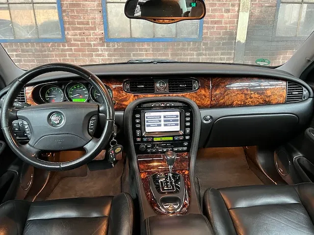 Jaguar xj 4.2 v8 super 396pk 2003, tx-524-x - afbeelding 18 van  45