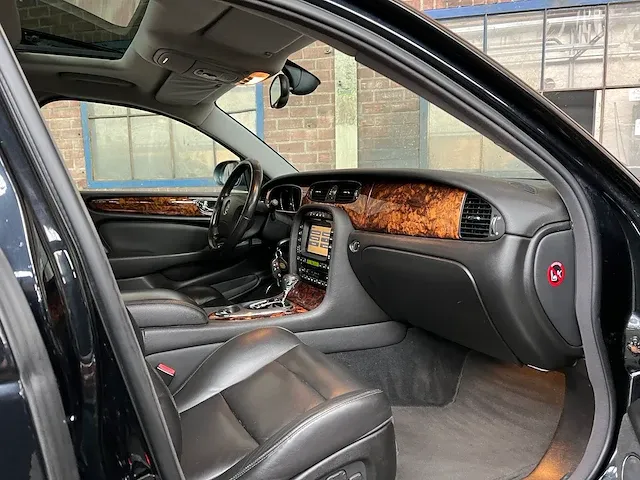 Jaguar xj 4.2 v8 super 396pk 2003, tx-524-x - afbeelding 26 van  45