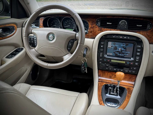 Jaguar xj xj6 3.0 v6 executive origineel nederlands nap 30-pr-tn - afbeelding 7 van  16