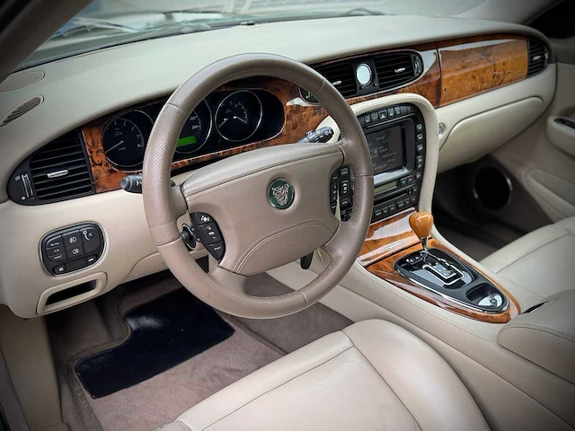 Jaguar xj xj6 3.0 v6 executive origineel nederlands nap 30-pr-tn - afbeelding 16 van  16
