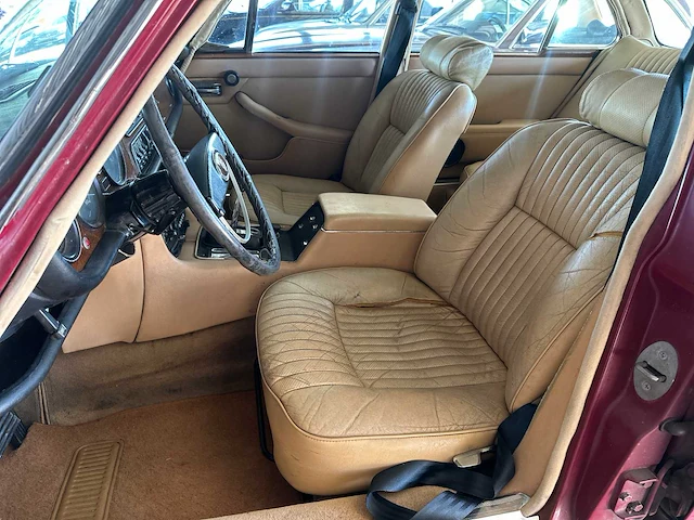 Jaguar xj12 5.3 v12 serie 1 265pk 1973 - afbeelding 31 van  48