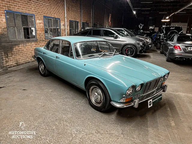 Jaguar xj6 4.2 v8 186pk 1972 -youngtimer- - afbeelding 2 van  32