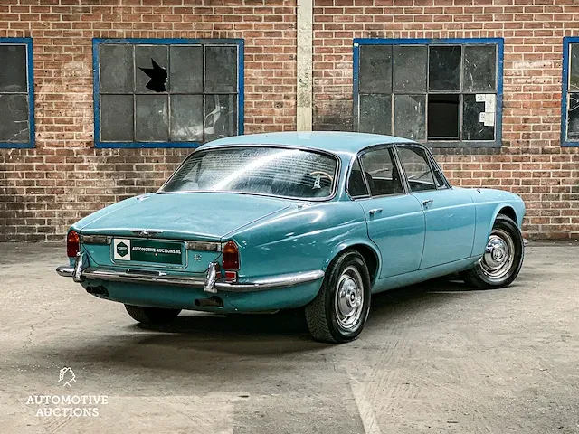 Jaguar xj6 4.2 v8 186pk 1972 -youngtimer- - afbeelding 4 van  32