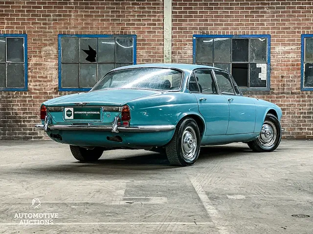 Jaguar xj6 4.2 v8 186pk 1972 -youngtimer- - afbeelding 7 van  32