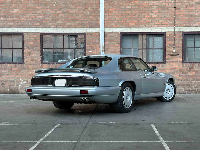 Jaguar xjr-s coupé 6.0 v12 330pk 1993 phase 2 youngtimer - afbeelding 11 van  39