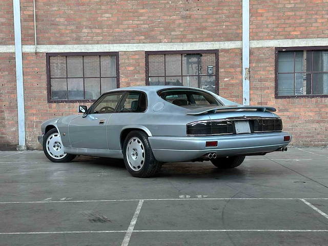 Jaguar xjr-s coupé 6.0 v12 330pk 1993 phase 2 youngtimer - afbeelding 15 van  39