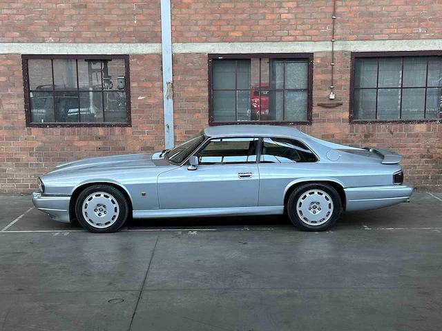 Jaguar xjr-s coupé 6.0 v12 330pk 1993 phase 2 youngtimer - afbeelding 18 van  39