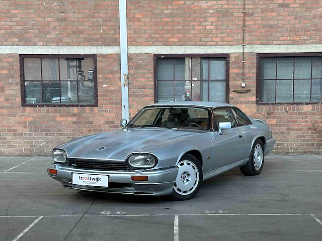 Jaguar xjr-s coupé 6.0 v12 330pk 1993 phase 2 youngtimer - afbeelding 2 van  39