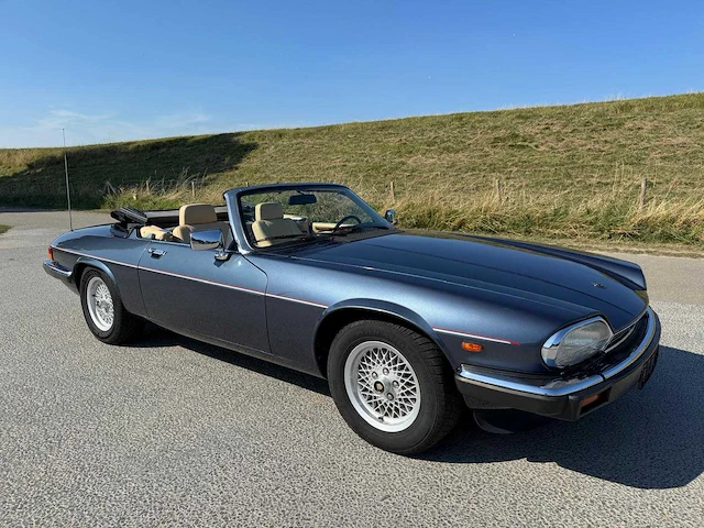 Jaguar xjs 5.3 v12 convertible 1e eigenaar 1702 - afbeelding 34 van  40