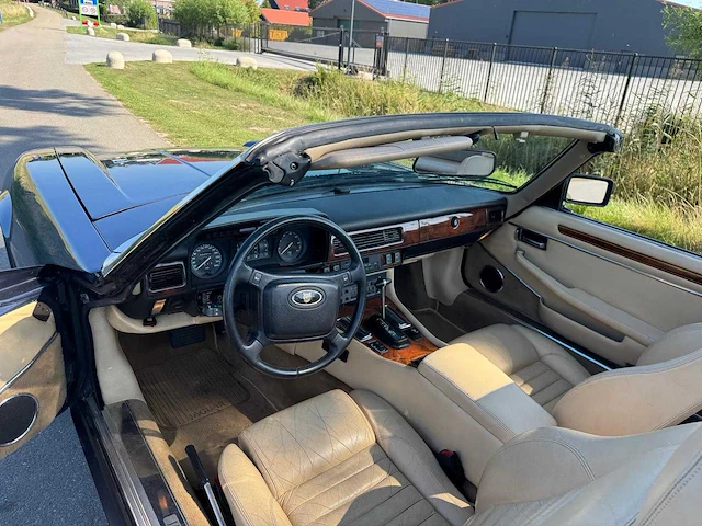 Jaguar xjs 5.3 v12 convertible 1e eigenaar 1702 - afbeelding 11 van  40