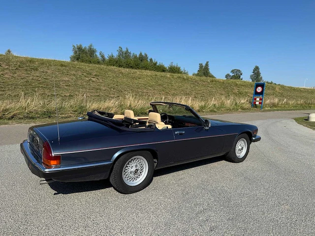Jaguar xjs 5.3 v12 convertible 1e eigenaar 1702 - afbeelding 19 van  40