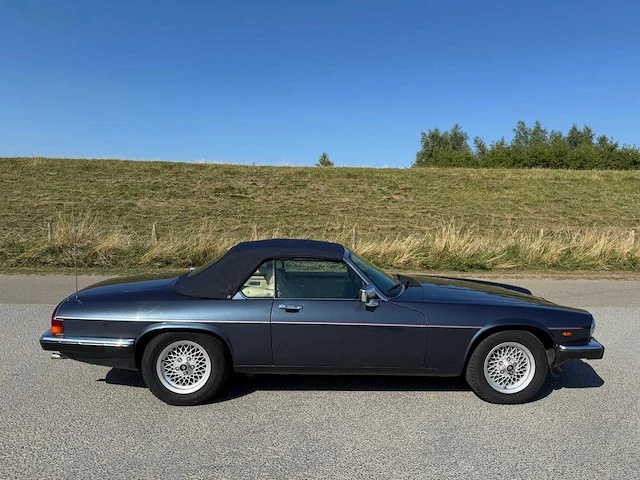 Jaguar xjs 5.3 v12 convertible 1e eigenaar 1702 - afbeelding 25 van  40